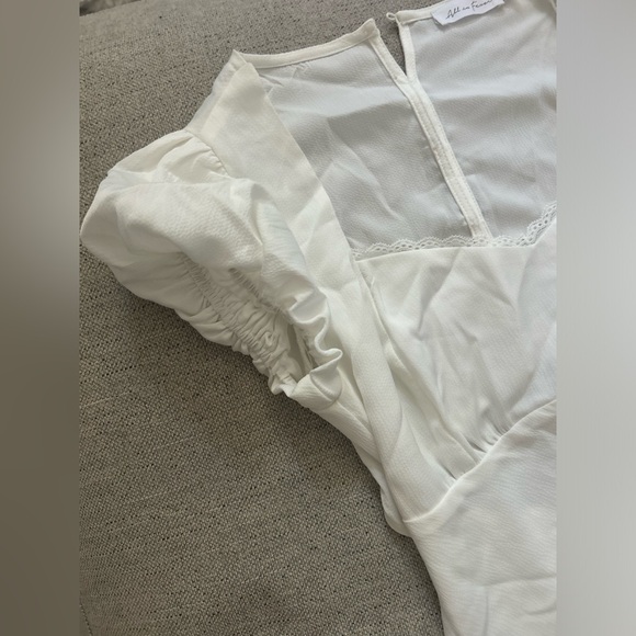 All in favor White Mini Dress - Picture 5 of 7